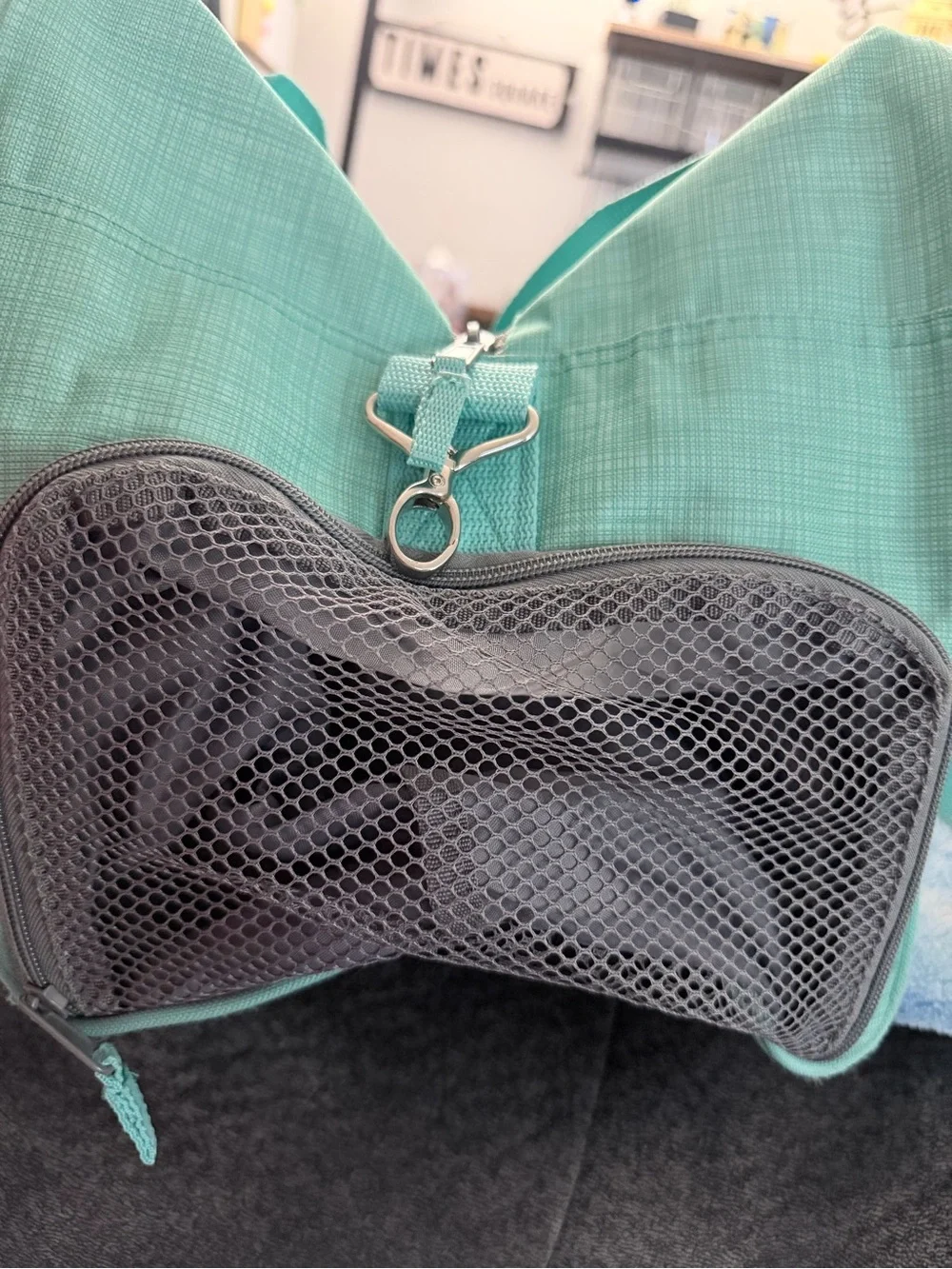 Thirty-One Mint Green Proverbs 22:6 Gym Travel Duffel Bag Multi Pocket